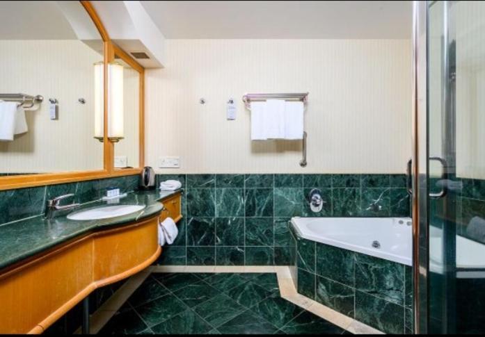 Broadbeach Surfers Spa Bath Ocean View Gold Coast
