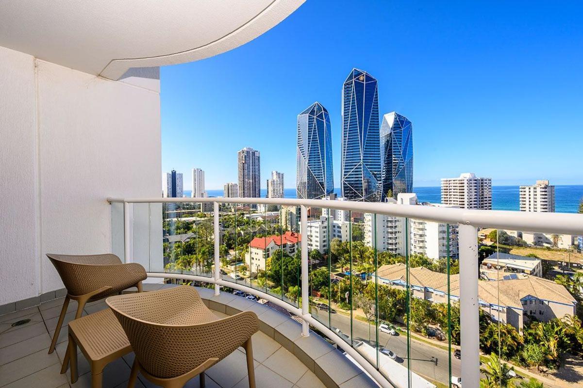 Apartment Broadbeach Surfers Spa Bath Ocean View